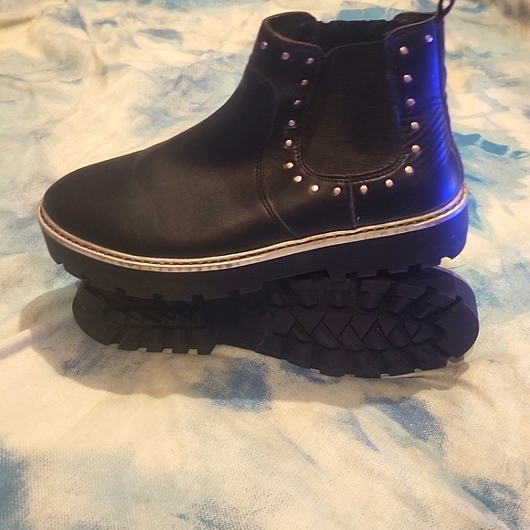 Boots - Picture 1 of 4